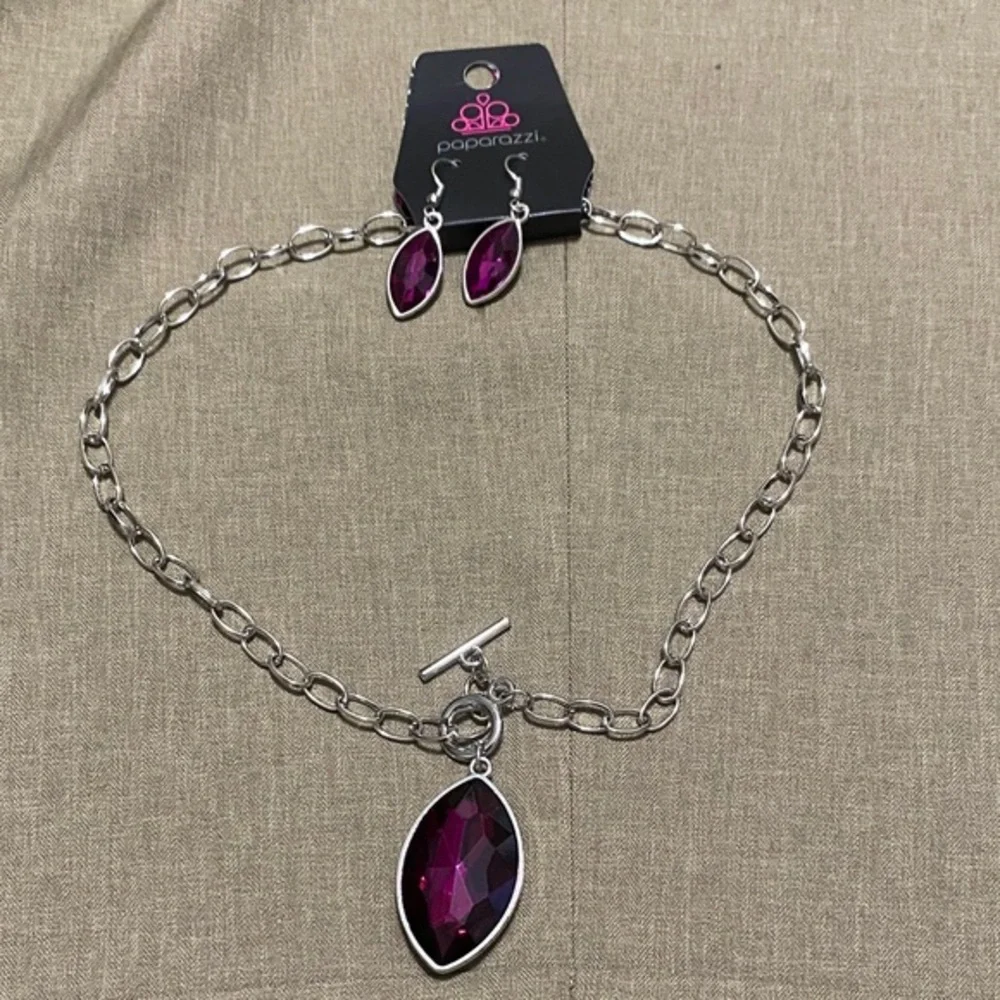 Paparazzi Silver Necklace with Deep Purple Accents - Picture 1 of 5